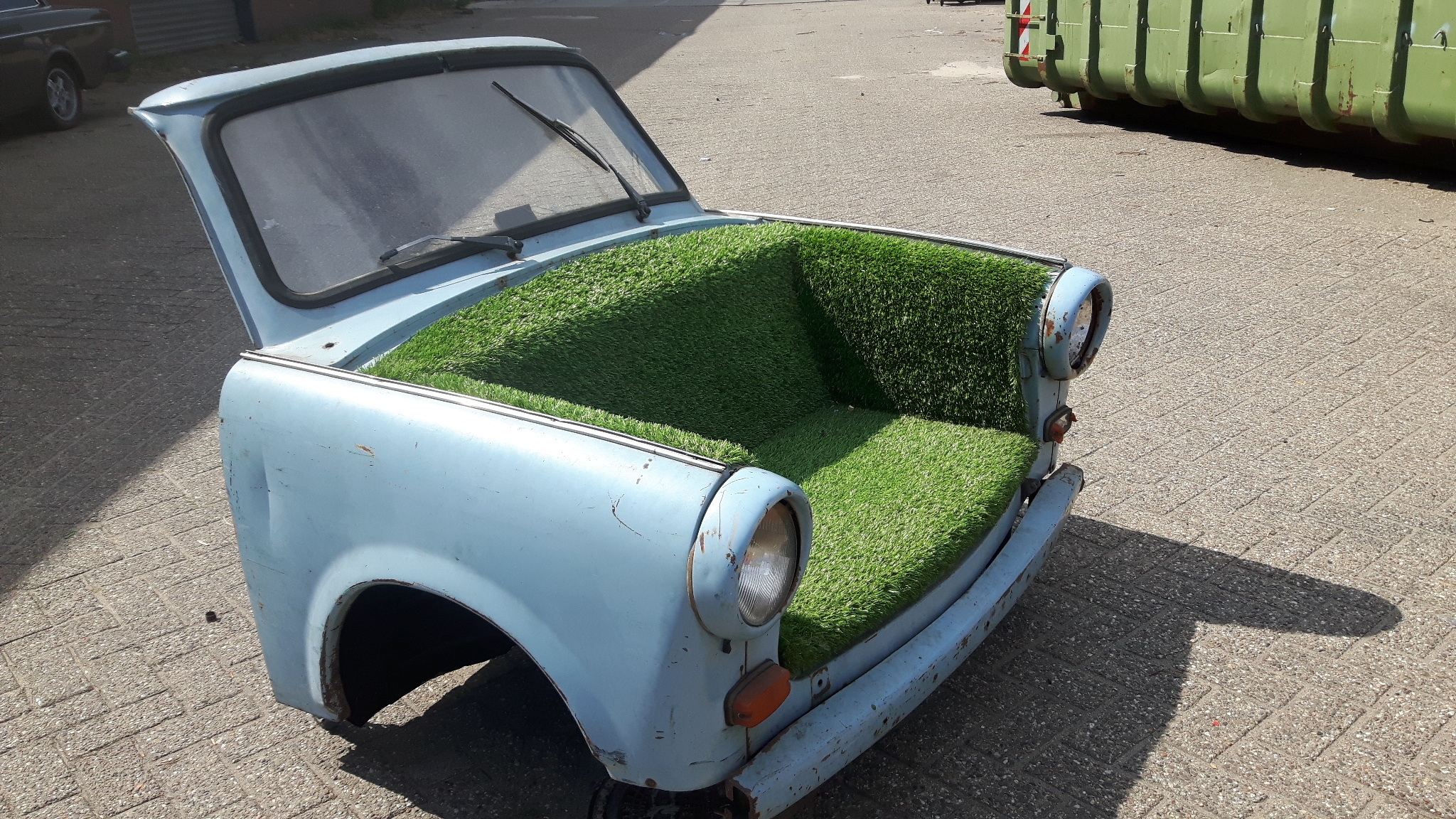 00197 trabant auto blauw